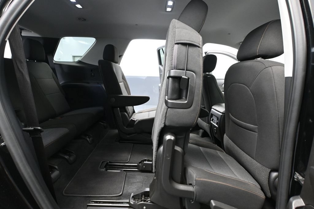 Used 2021 Chevrolet Traverse LT AWD/4WD image 40