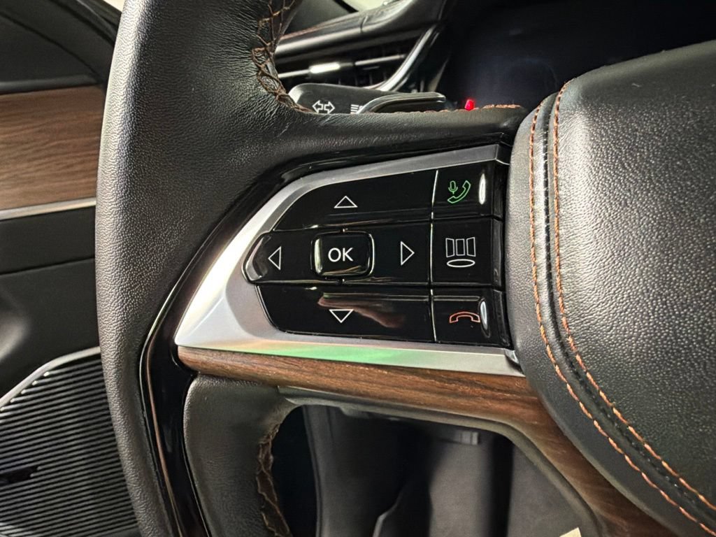 Used 2023 Jeep Grand Cherokee Summit w/ Adv Protech Group IV AWD/4WD image 17