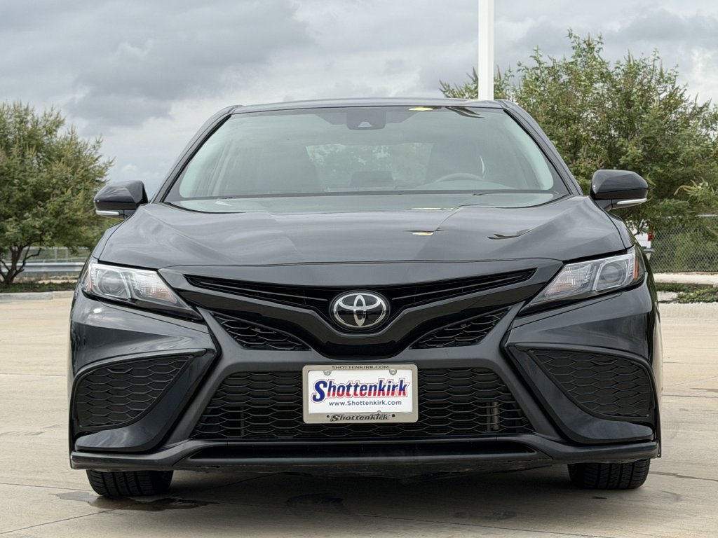 Used 2023 Toyota Camry SE FWD image 7
