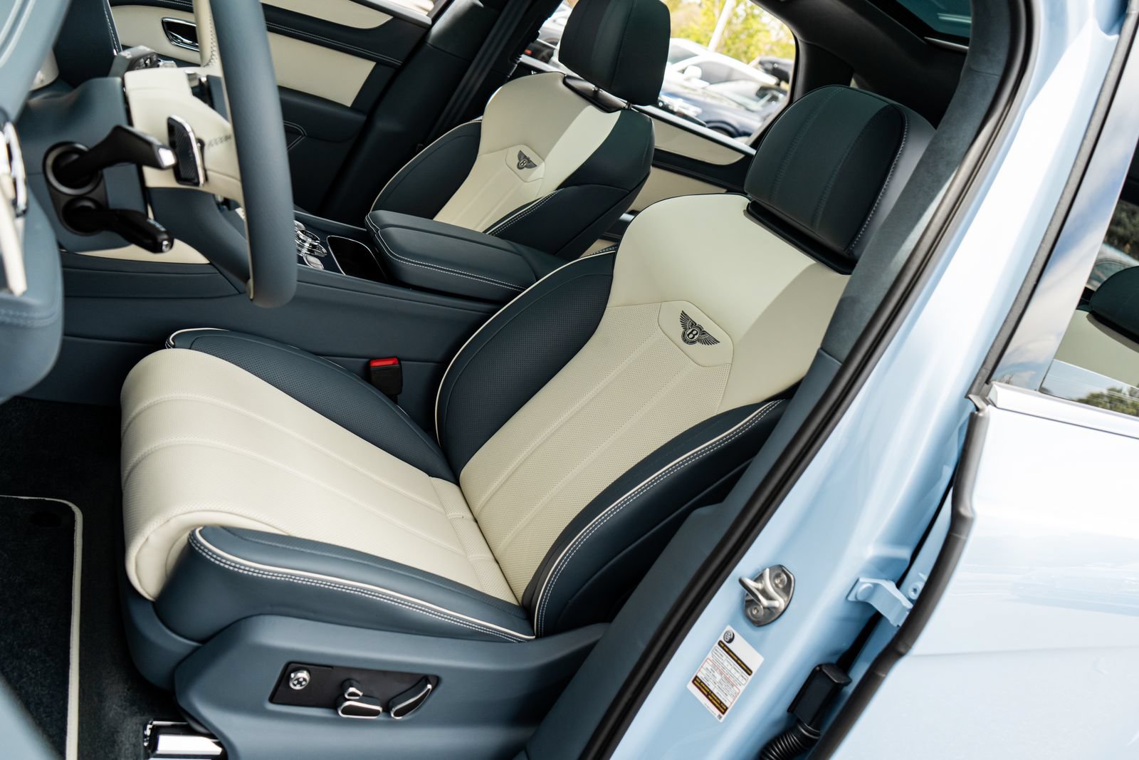 New 2026 Bentley Bentayga AWD/4WD image 25