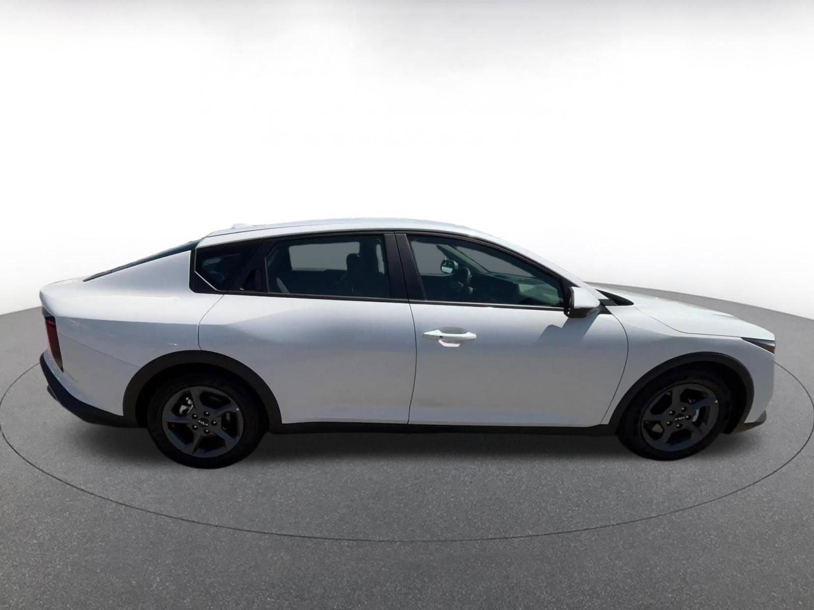 Used 2025 Kia K4 FWD image 16