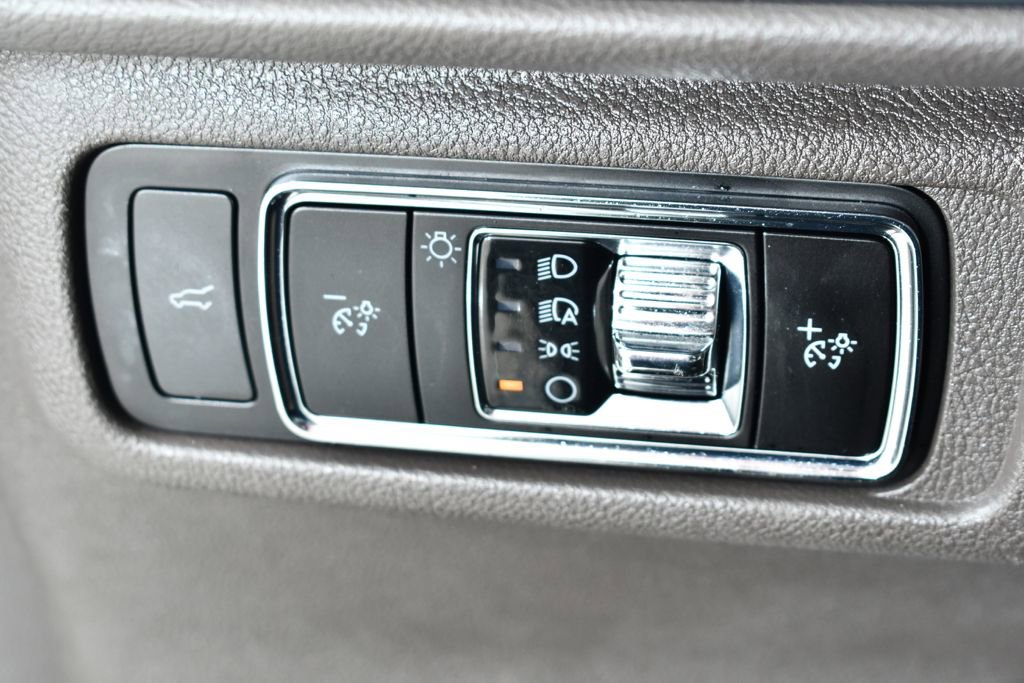 Used 2022 Lincoln Corsair AWD w/ Premium Package image 28