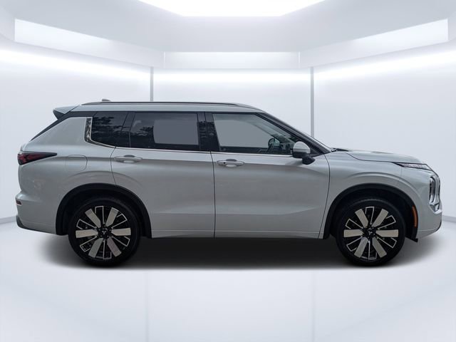 New 2026 Mitsubishi Outlander SEL image 2