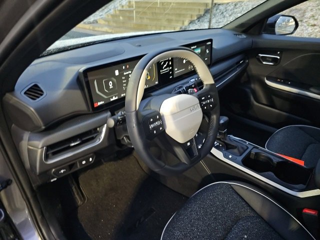 New 2025 Kia K4 GT-Line image 9