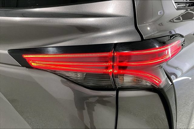 Used 2022 Toyota Sienna XSE AWD/4WD image 30