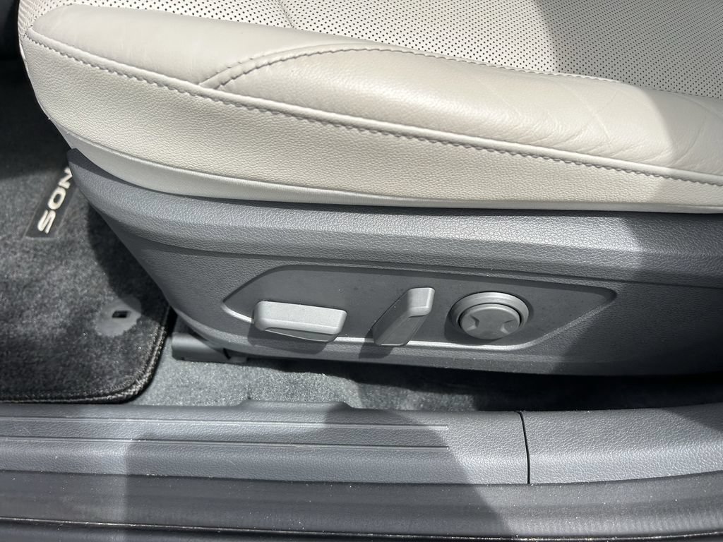 Used 2020 Hyundai Sonata Limited FWD image 24