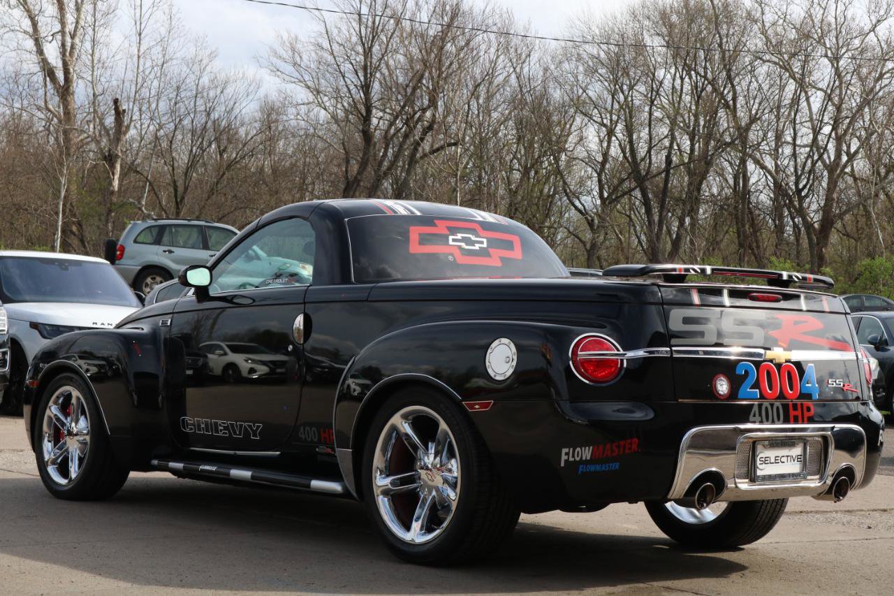 Used 2004 Chevrolet SSR w/ Preferred Equipment Group RWD image 21