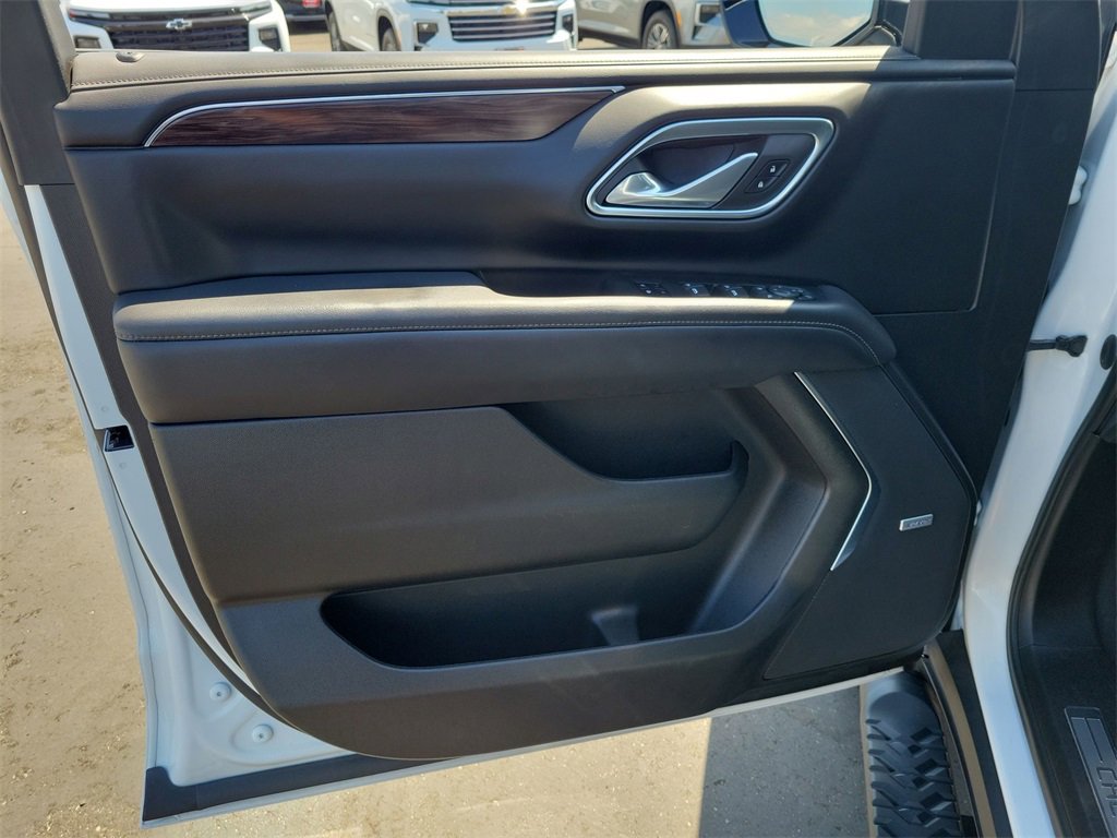 Certified 2023 Chevrolet Suburban Z71 w/ Luxury Package image 28