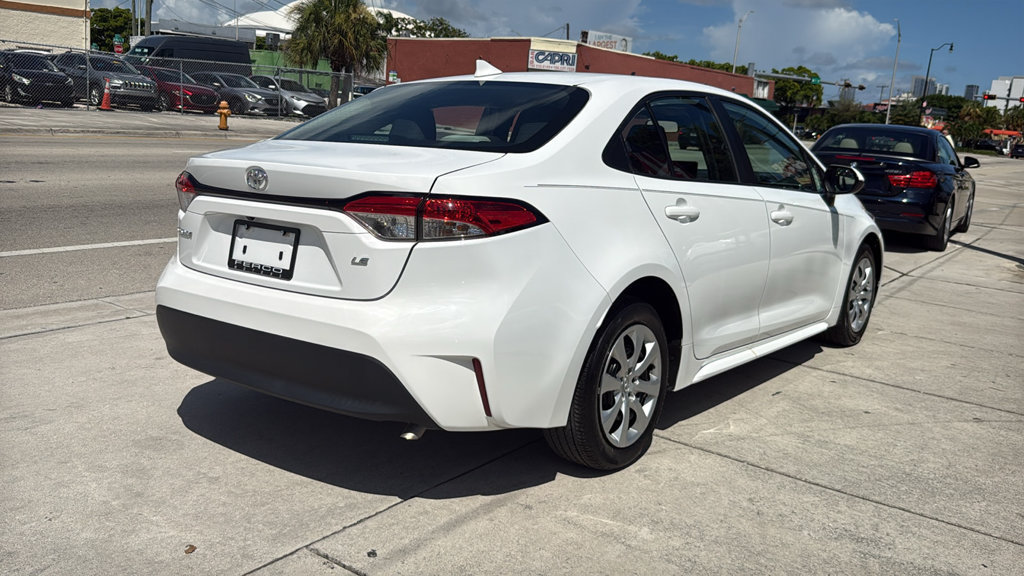 Used 2023 Toyota Corolla LE FWD image 14