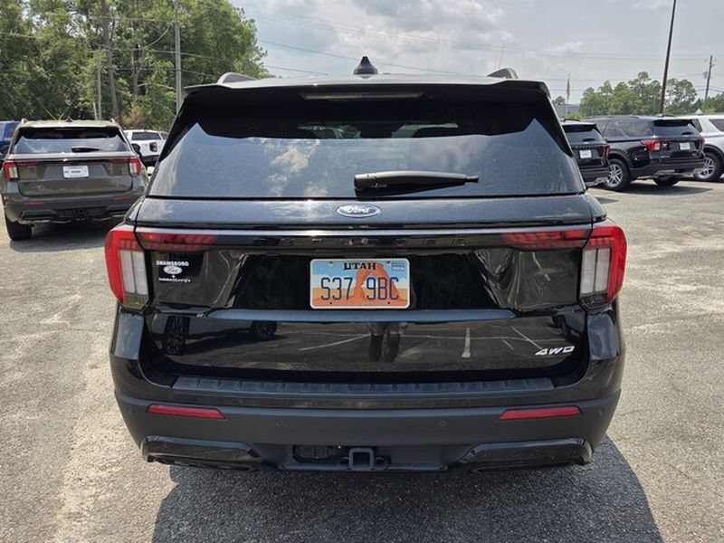 Used 2025 Ford Explorer ST-Line AWD/4WD image 11