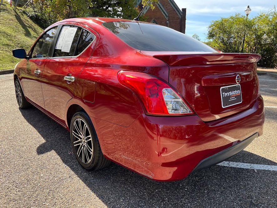 Used 2015 Nissan Versa SV FWD image 33