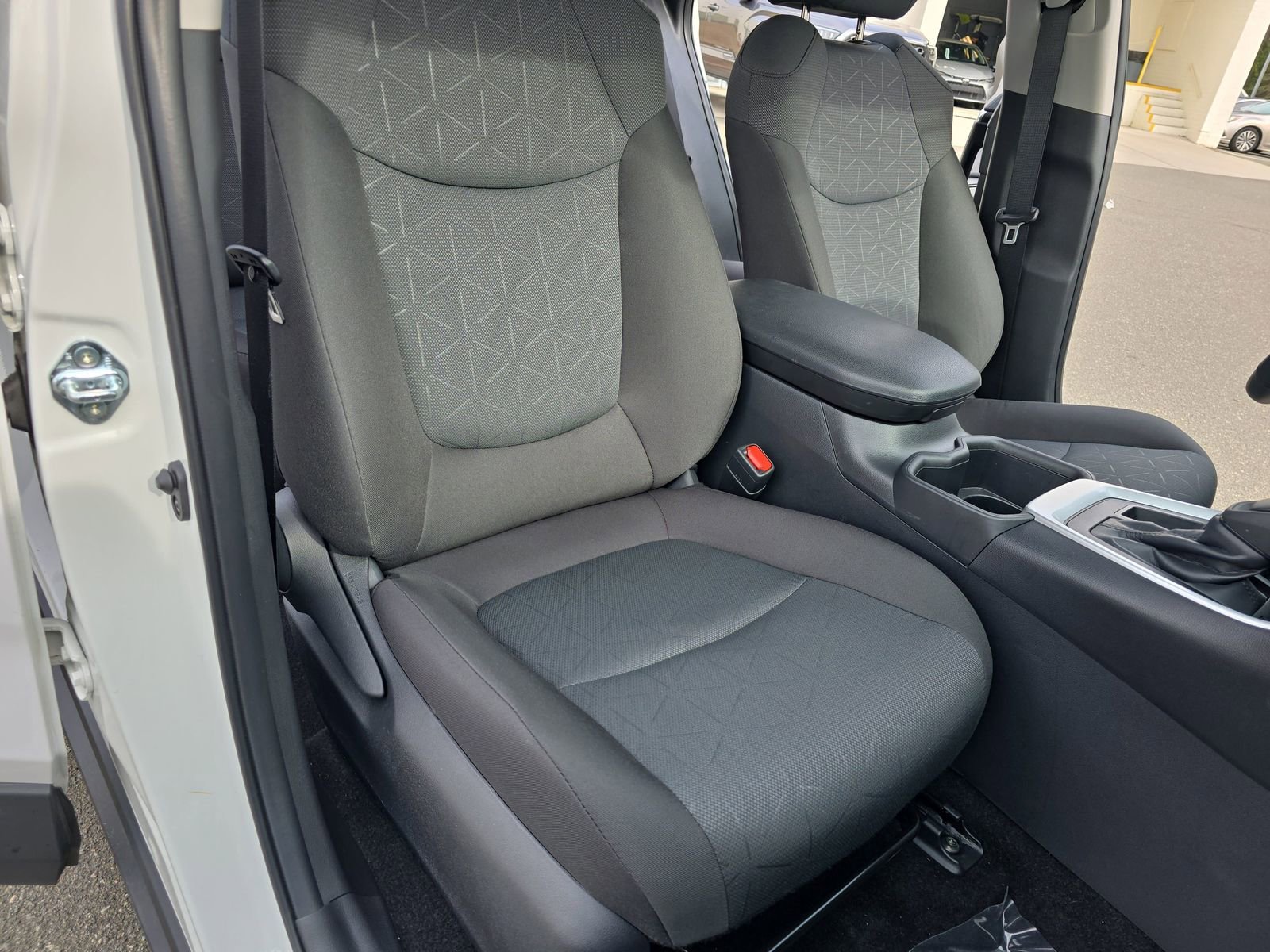 Used 2025 Toyota RAV4 XLE image 16