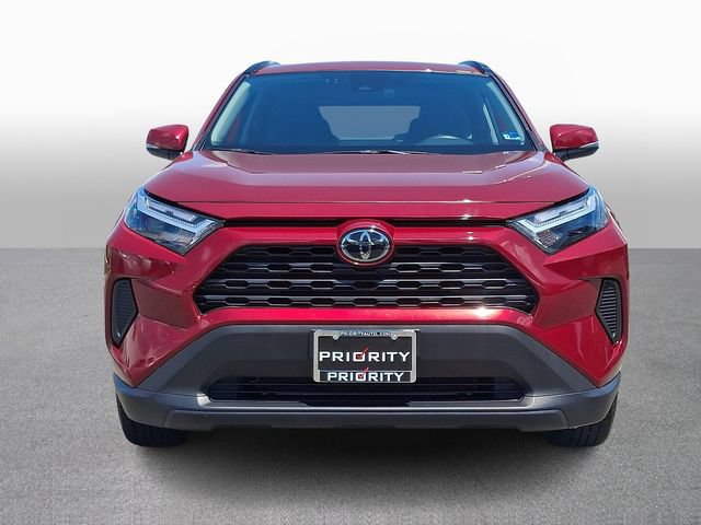 Used 2025 Toyota RAV4 XLE AWD/4WD image 2