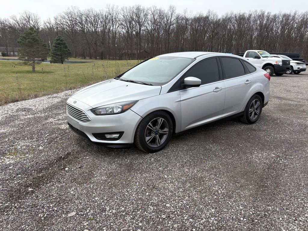 Used 2018 Ford Focus SE w/ SE Appearance Package image 7