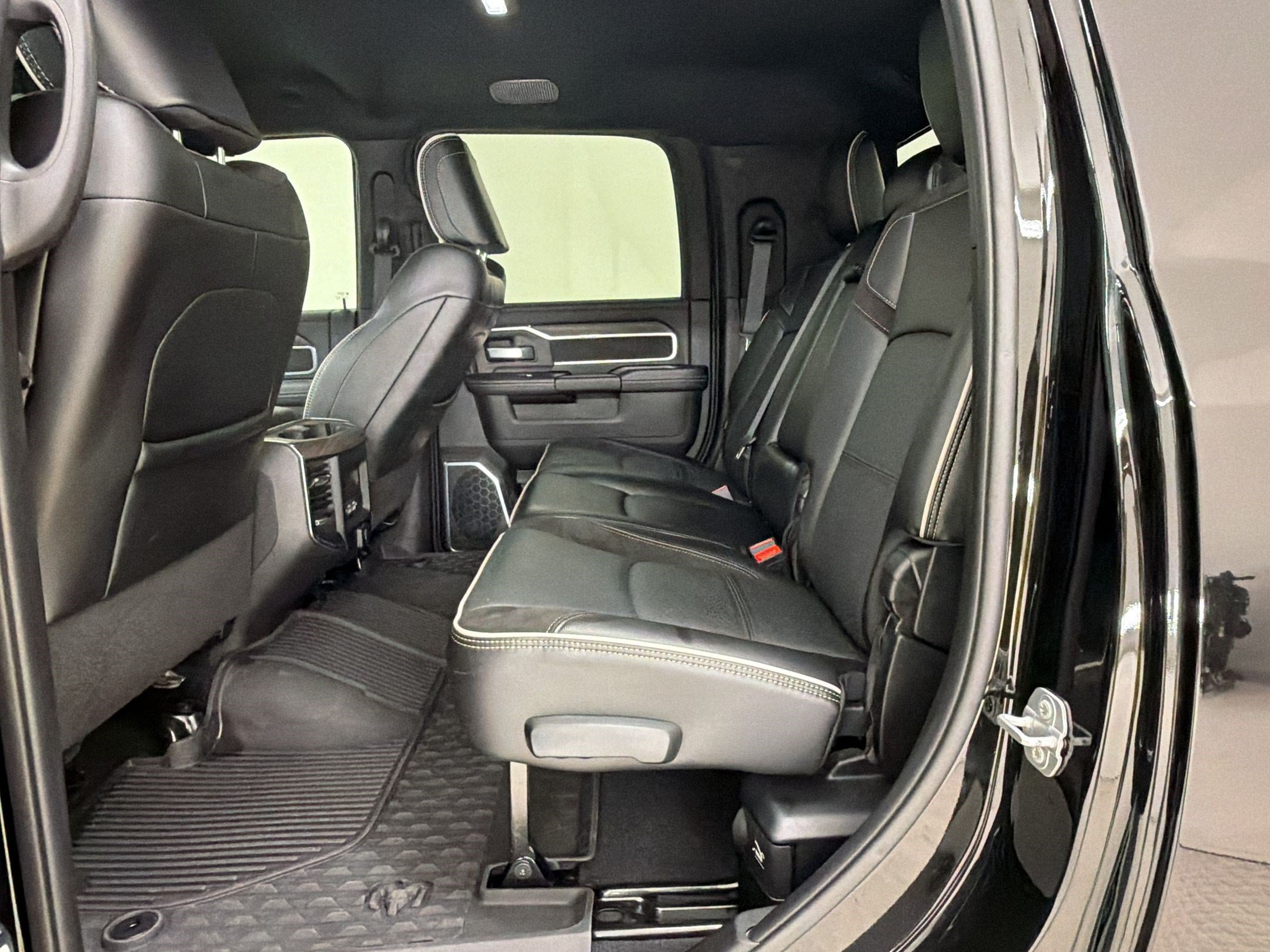 Used 2025 RAM 2500 Laramie w/ Night Edition AWD/4WD image 24