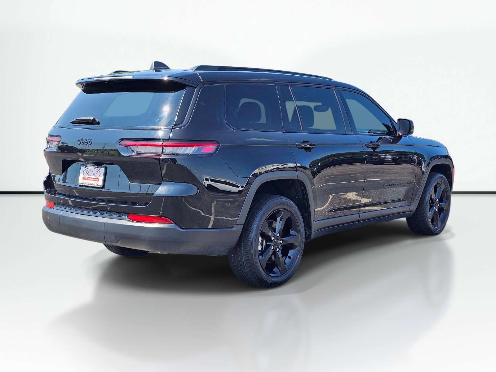 Used 2024 Jeep Grand Cherokee L Laredo RWD image 8