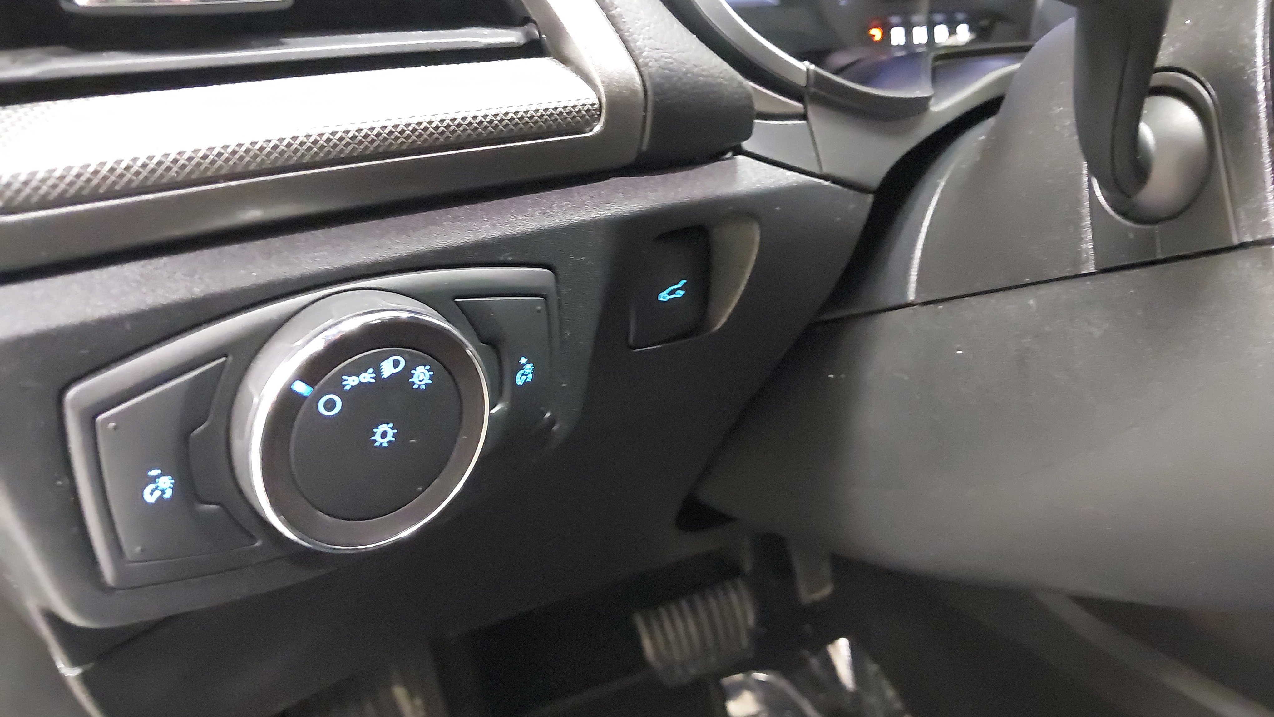 Used 2019 Ford Fusion SE image 23