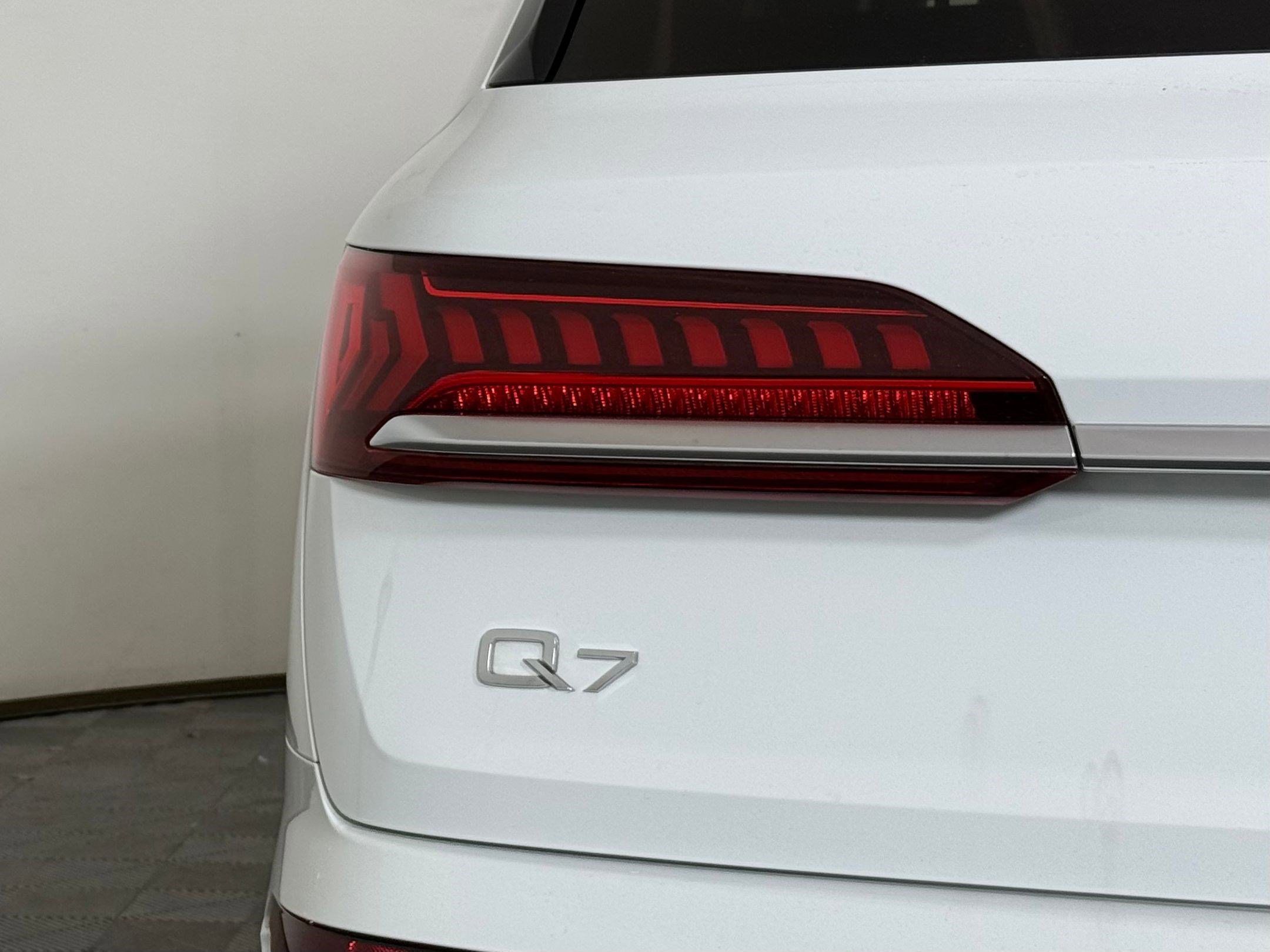 Certified 2022 Audi Q7 Premium Plus w/ Premium Plus Package image 13