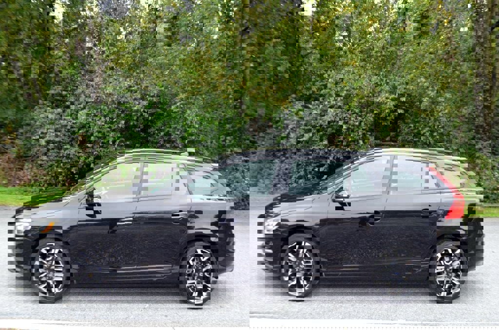 Used 2017 Volvo V60 T5 Dynamic