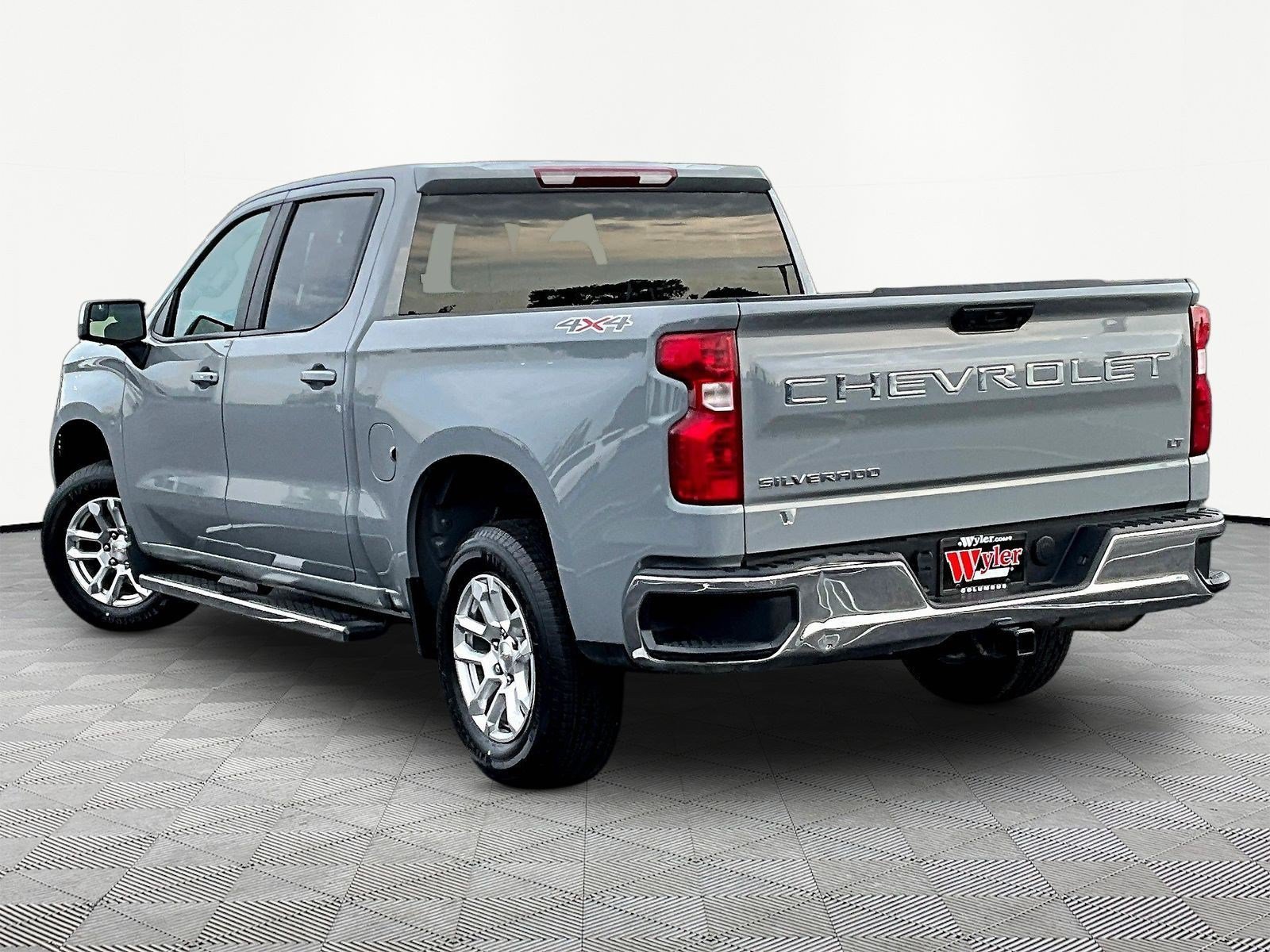 Used 2024 Chevrolet Silverado 1500 LT AWD/4WD image 4