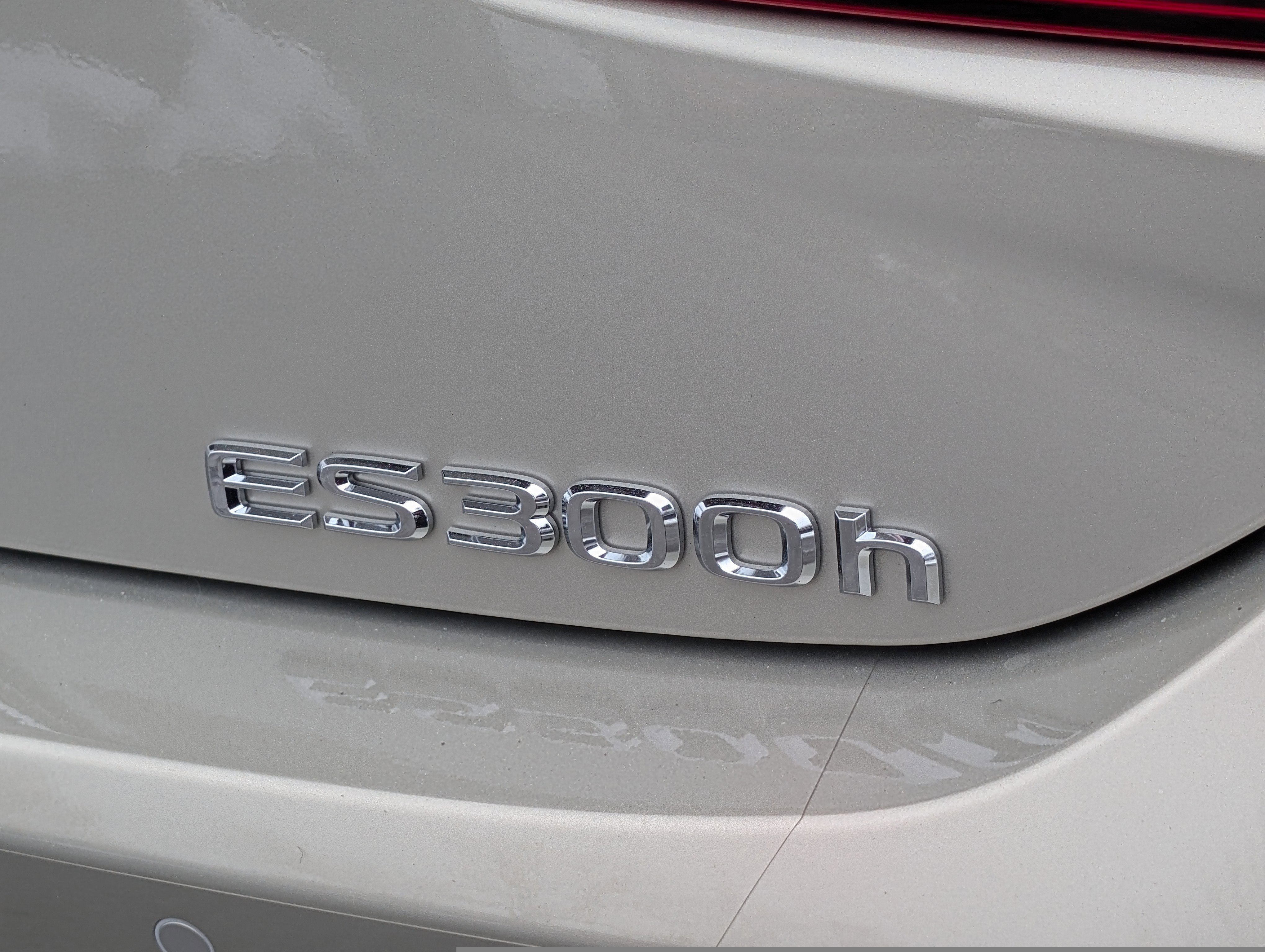 Certified 2025 Lexus ES 300h w/ Premium Package image 9