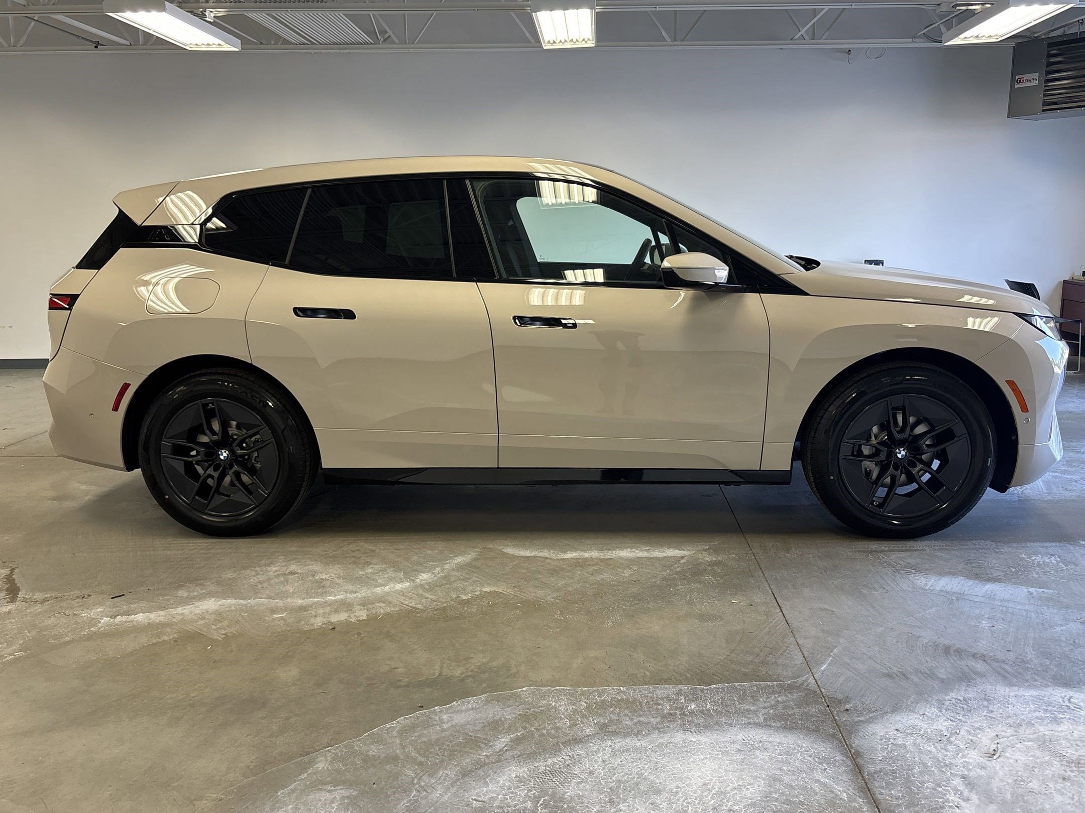 New 2026 BMW iX xDrive60 w/ Premium Package image 7