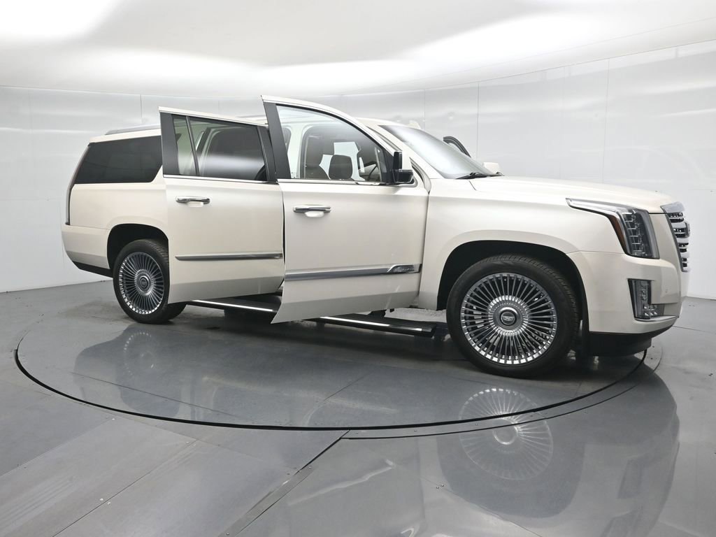 Used 2015 Cadillac Escalade ESV Platinum image 34