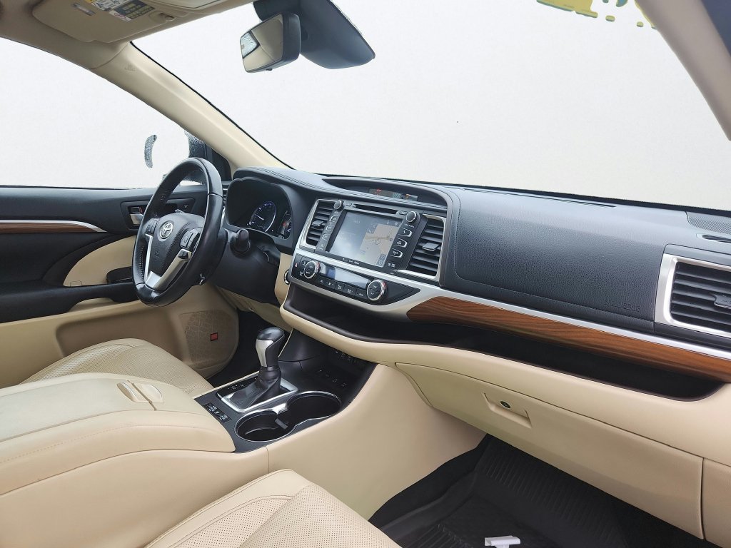 Used 2019 Toyota Highlander Limited AWD/4WD image 25