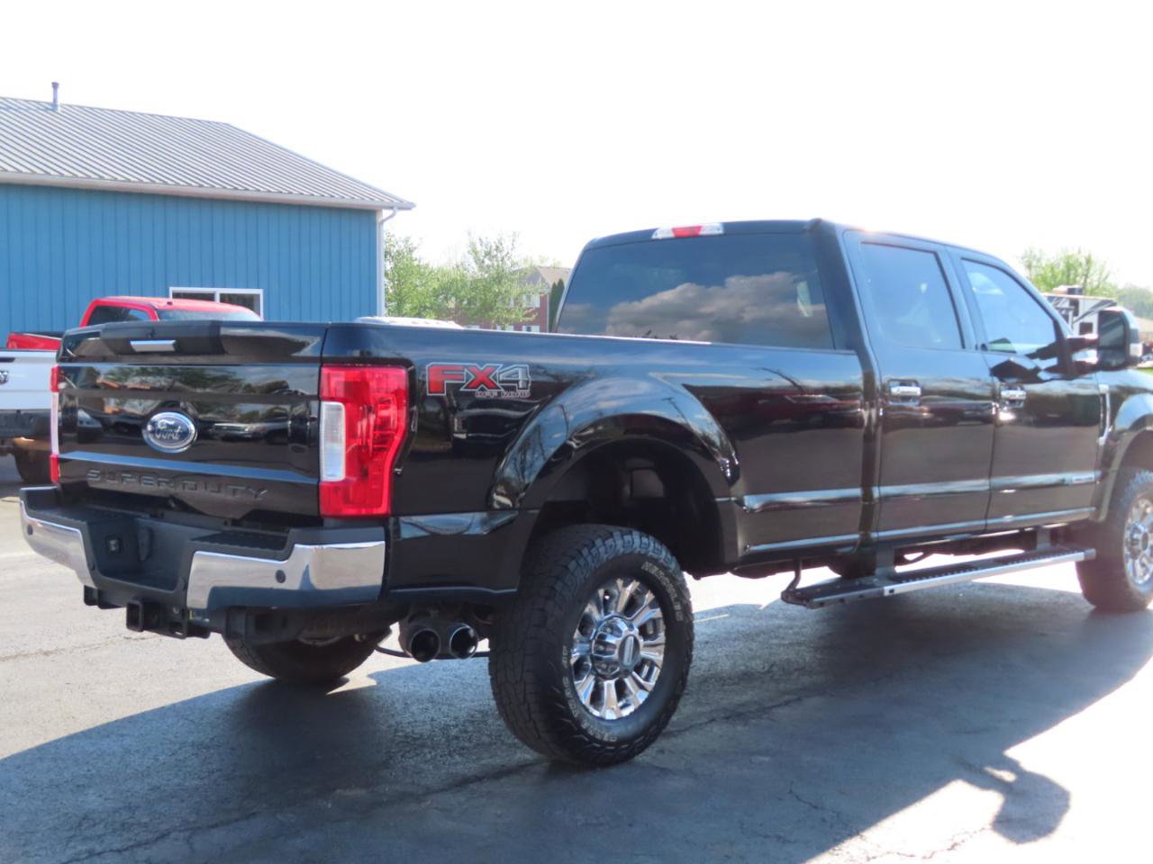 Used 2017 Ford F350 XLT w/ XLT Premium Package AWD/4WD image 18