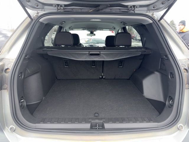 Used 2023 Chevrolet Equinox LT w/ LPO, Floor Liner Package image 8