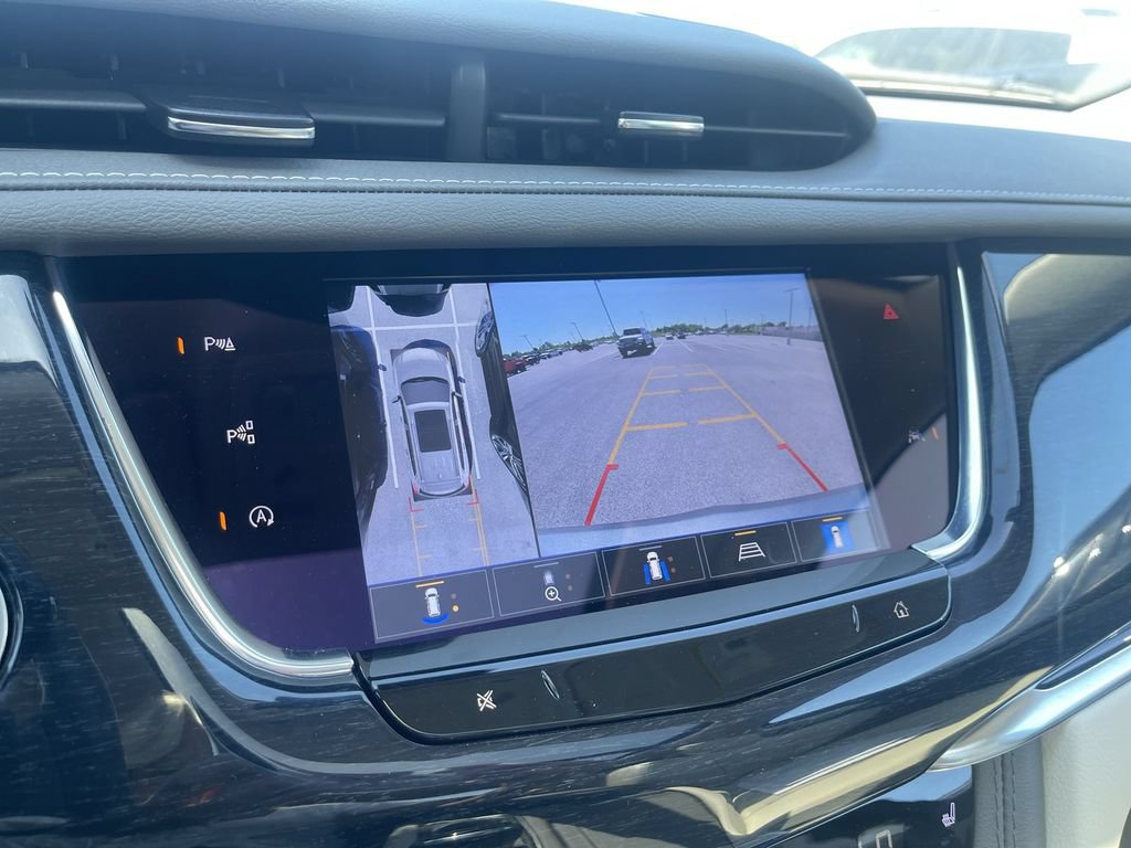 Used 2023 Cadillac XT6 Premium Luxury w/ Technology Package AWD/4WD image 29