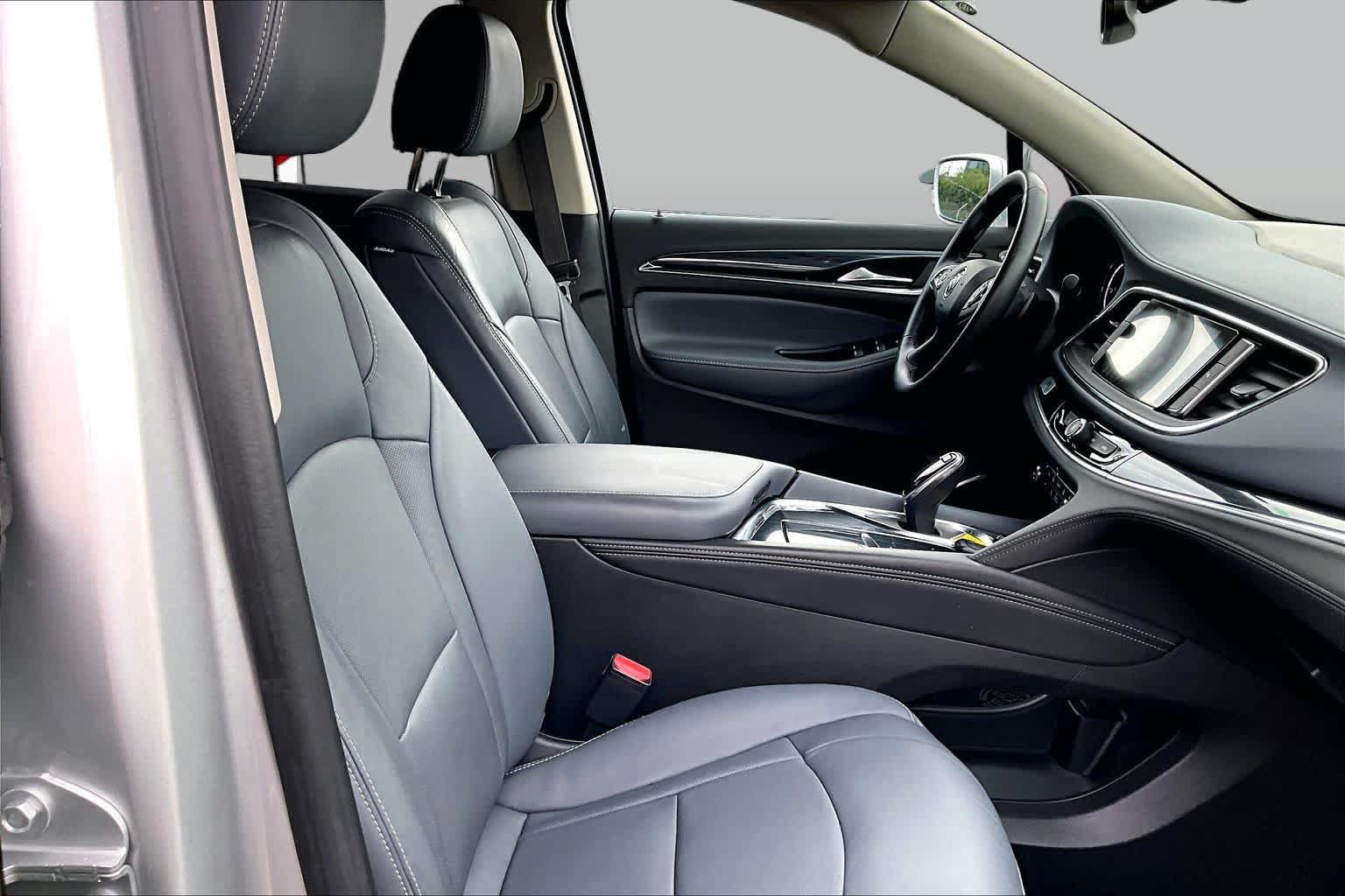 Used 2020 Buick Enclave Essence FWD image 9