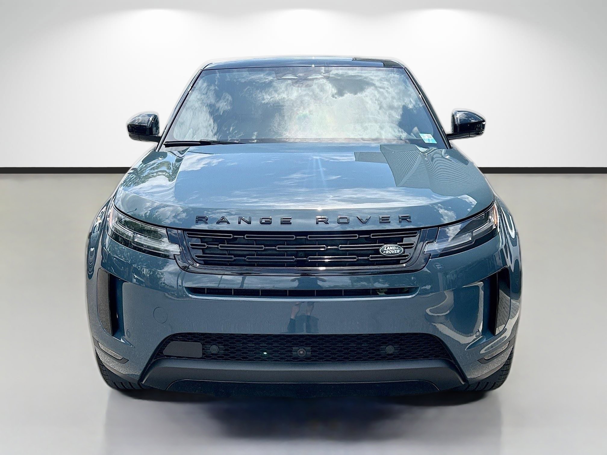 Used 2026 Land Rover Range Rover Evoque S image 2