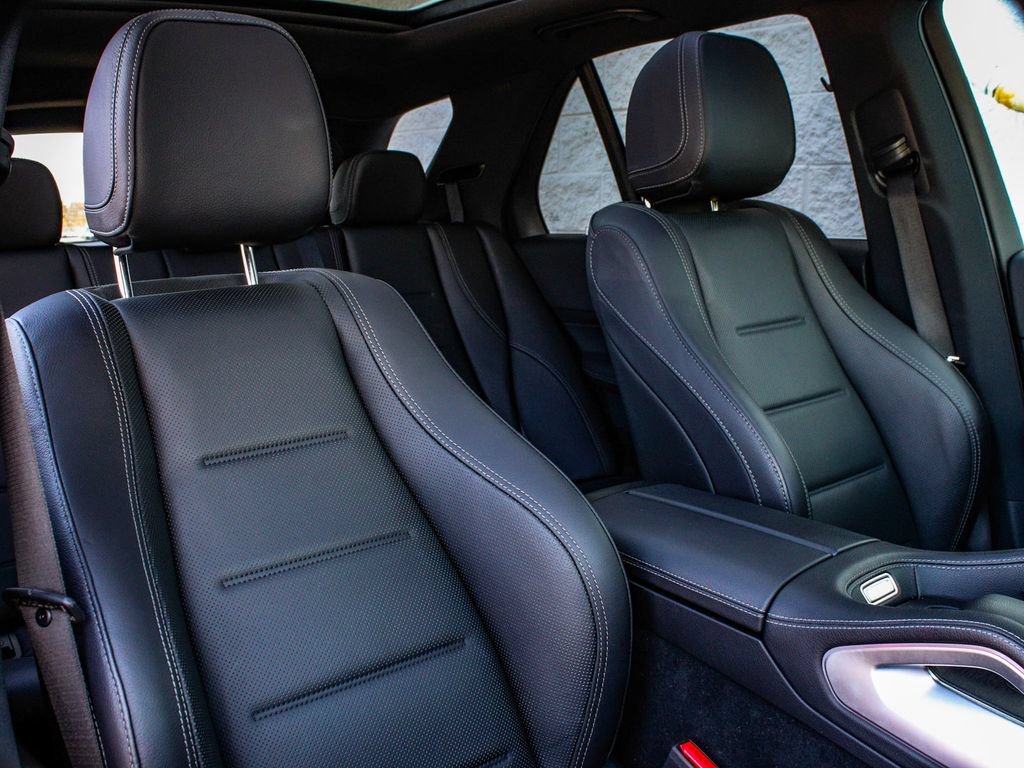 Used 2025 Mercedes-Benz GLE 450e 4MATIC w/ AMG Line Interior image 42