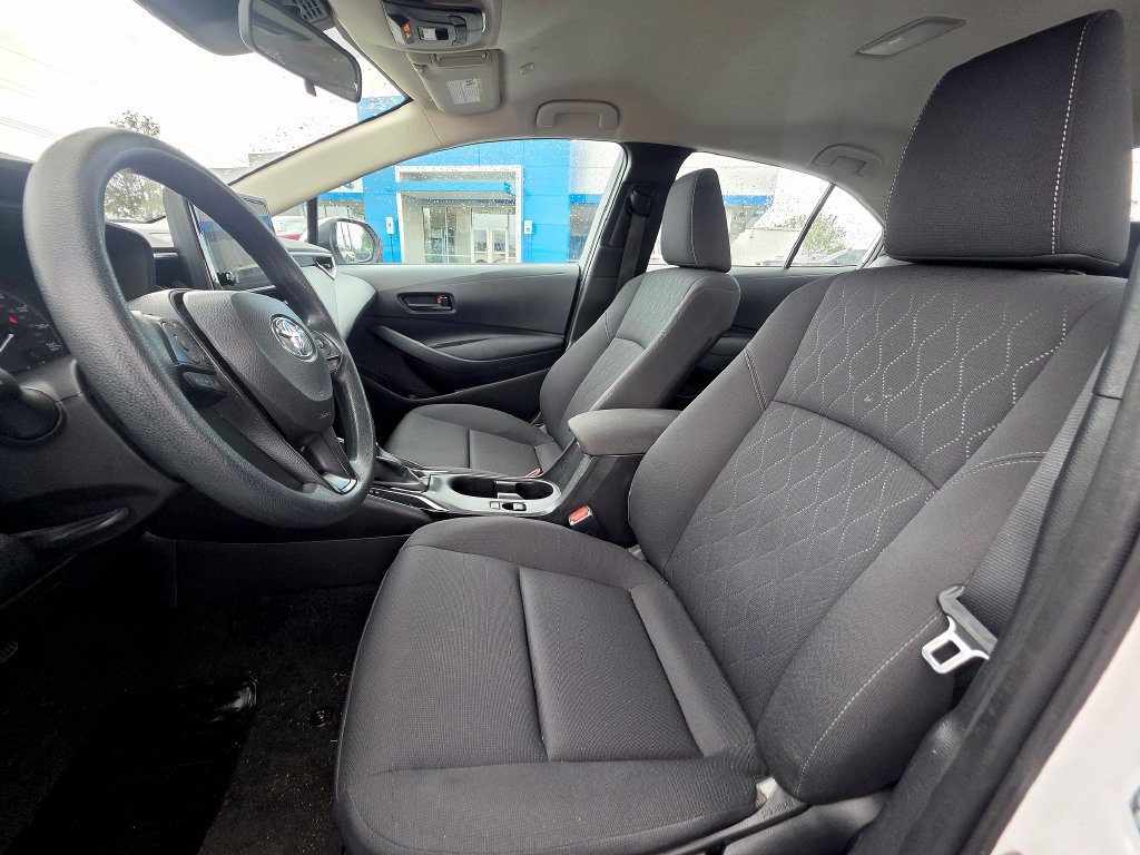 Used 2025 Toyota Corolla LE FWD image 11