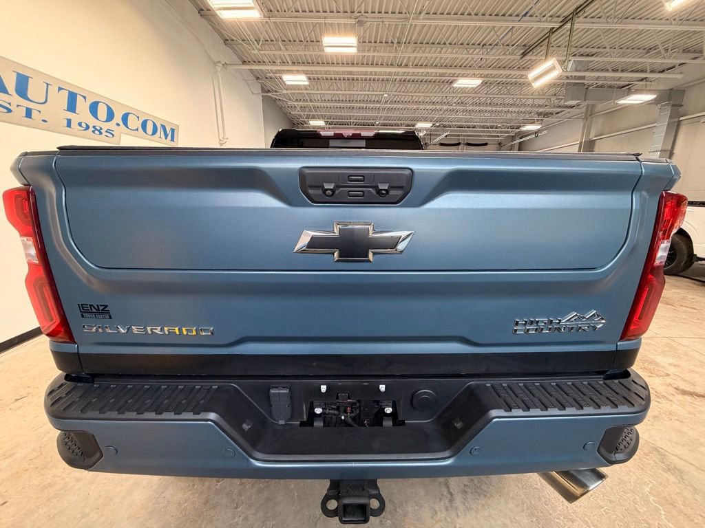 Used 2022 Chevrolet Silverado 2500 High Country w/ Z71 Off-Road Package AWD/4WD image 7