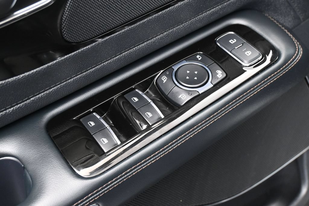 Used 2025 Lincoln Aviator 2WD image 13