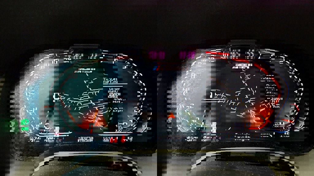 Used 2022 BMW M850i xDrive Convertible image 15