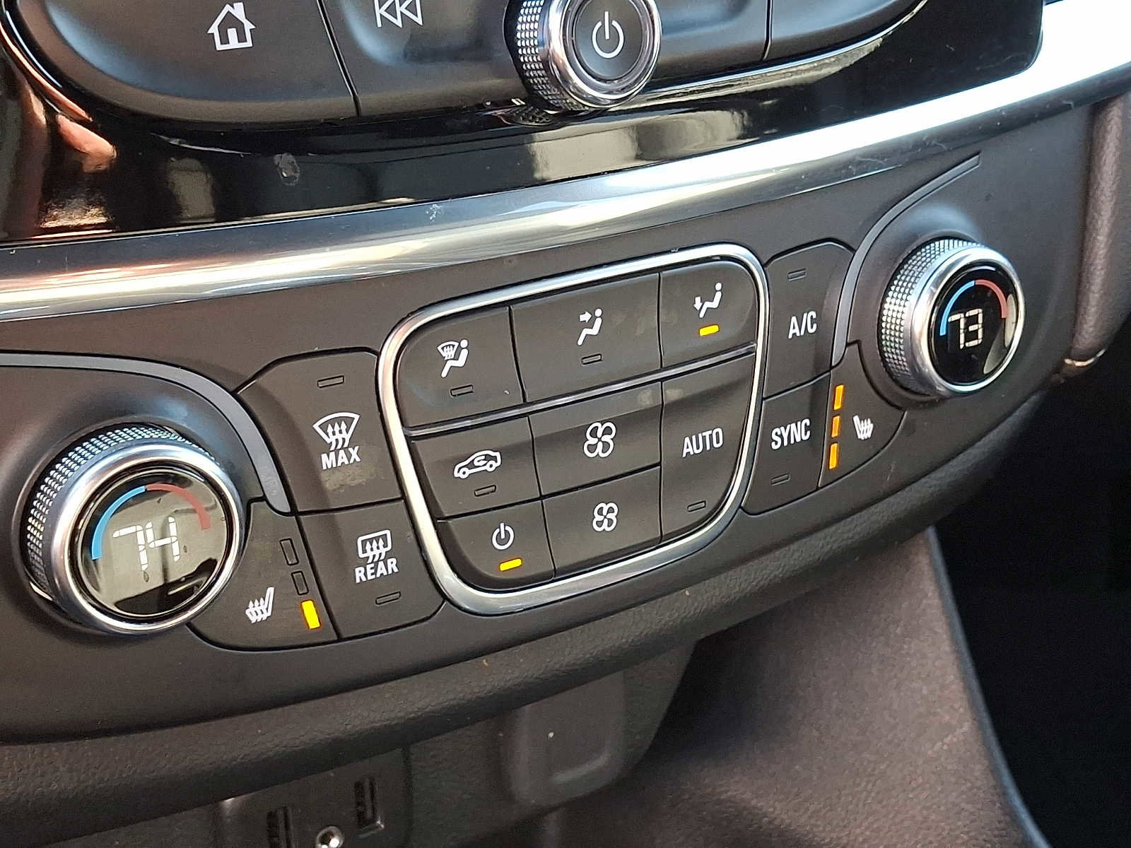 Certified 2023 Chevrolet Traverse LT w/ LPO, Floor Liner Package image 15