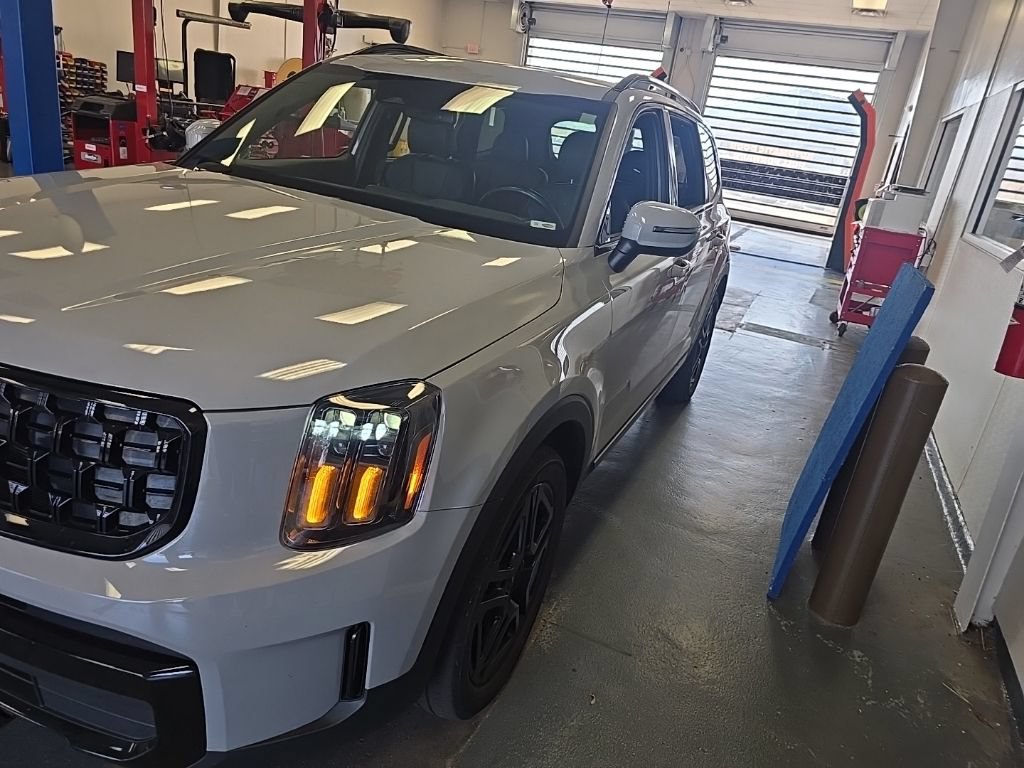 Used 2024 Kia Telluride EX X-Line AWD/4WD image 2
