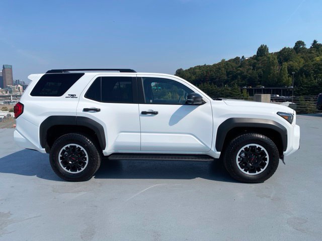 Used 2025 Toyota 4Runner TRD Off-Road Premium AWD/4WD image 2