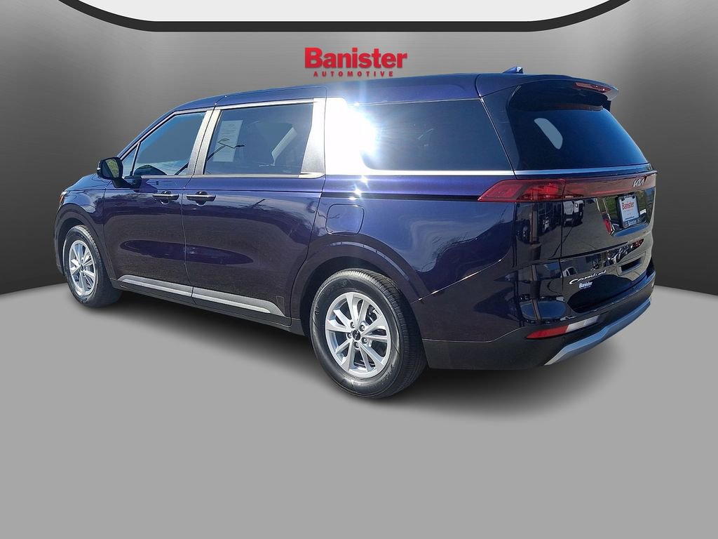 Used 2022 Kia Carnival LX image 6