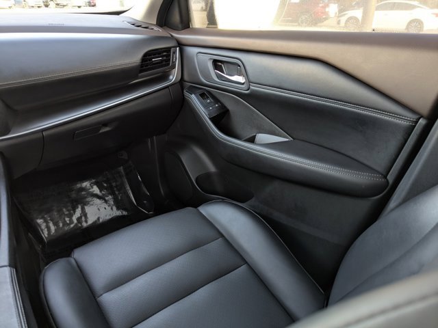 Used 2023 Nissan Rogue SV w/ SV Premium B Package image 18