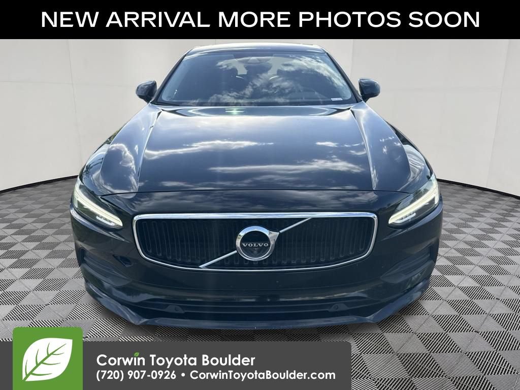 Used 2018 Volvo S90 T5 Momentum w/ Convenience Package FWD image 2