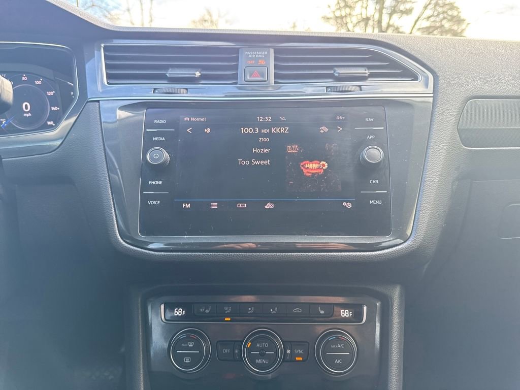 Used 2019 Volkswagen Tiguan SEL Premium w/ 3rd Row Seat Package image 17