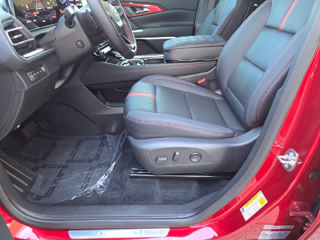Used 2026 Chevrolet Traverse RS w/ LPO, Floor Liner Package AWD/4WD image 8