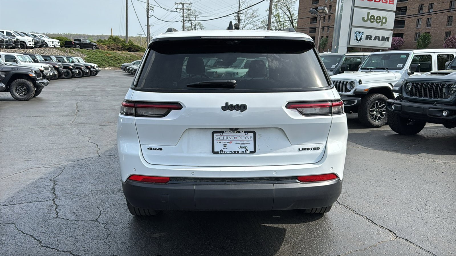 Certified 2025 Jeep Grand Cherokee L Limited w/ Luxury Tech Group II AWD/4WD image 6