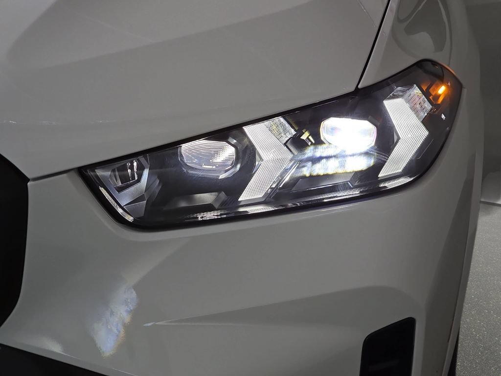 New 2026 BMW X5 xDrive50e w/ M Sport Package AWD/4WD image 31
