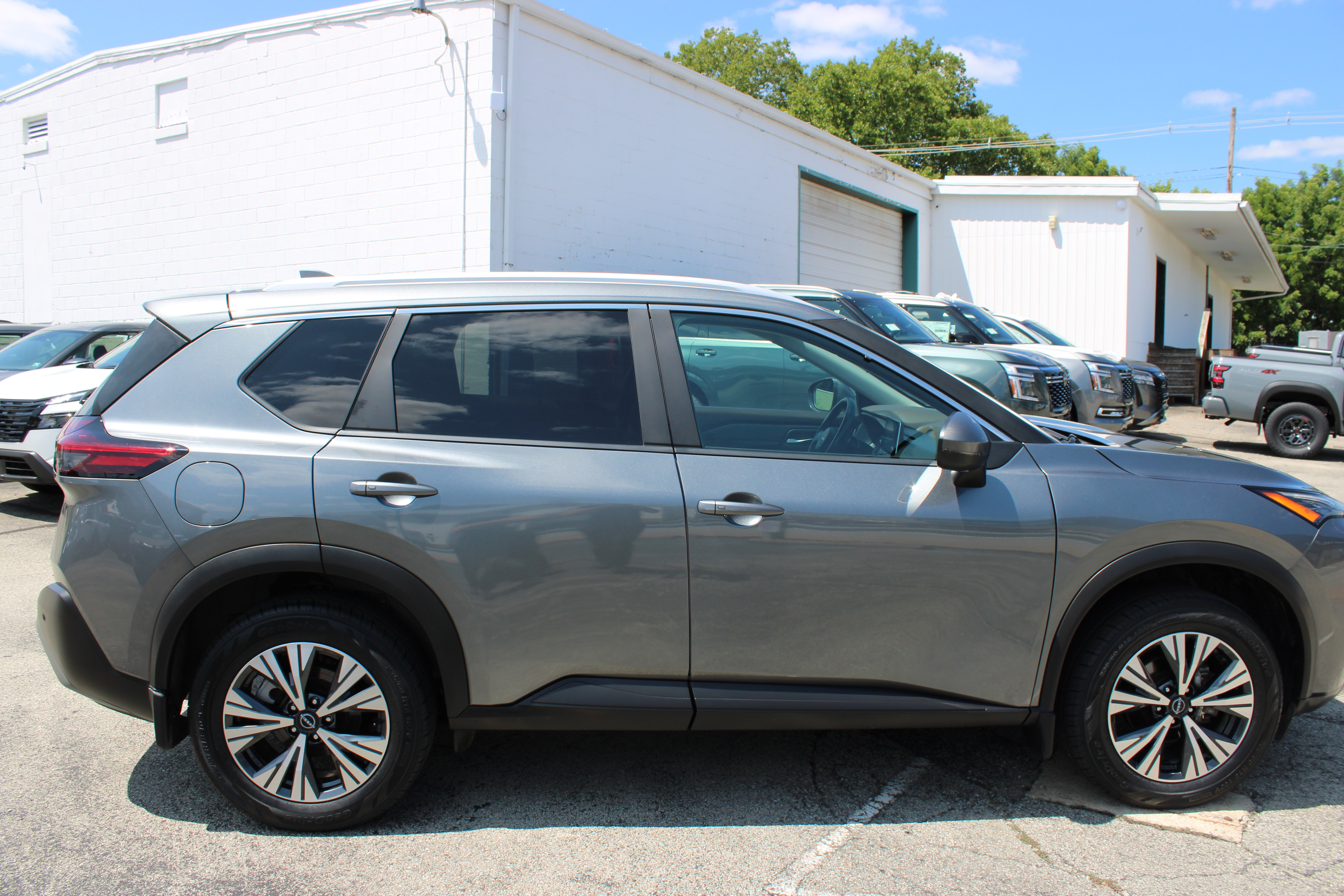 Certified 2023 Nissan Rogue SV w/ SV Premium Package AWD/4WD image 9