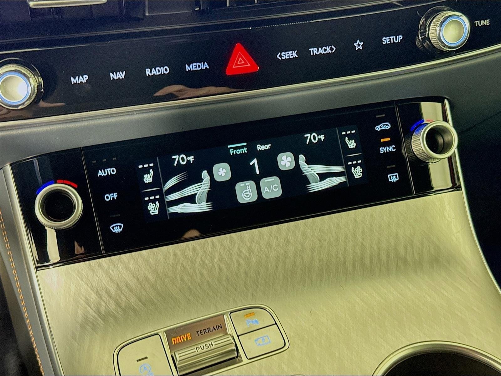 New 2026 Genesis GV70 2.5T Sport Prestige image 18